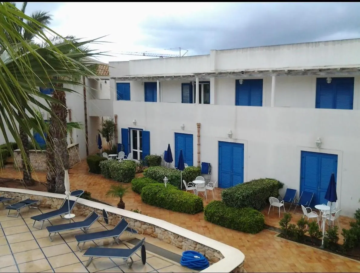 פאביננה Resort Cala La Luna 4*,