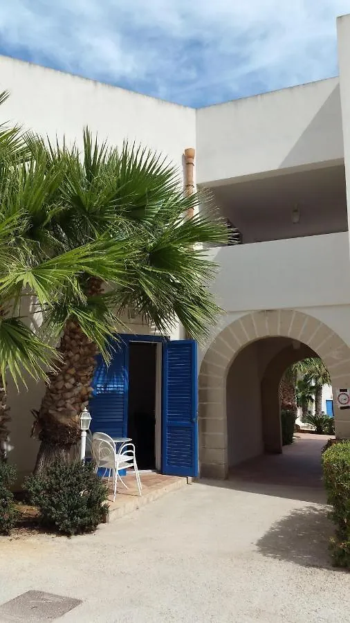 **** Apartmanhotel Resort Cala La Luna Favignana Olaszország