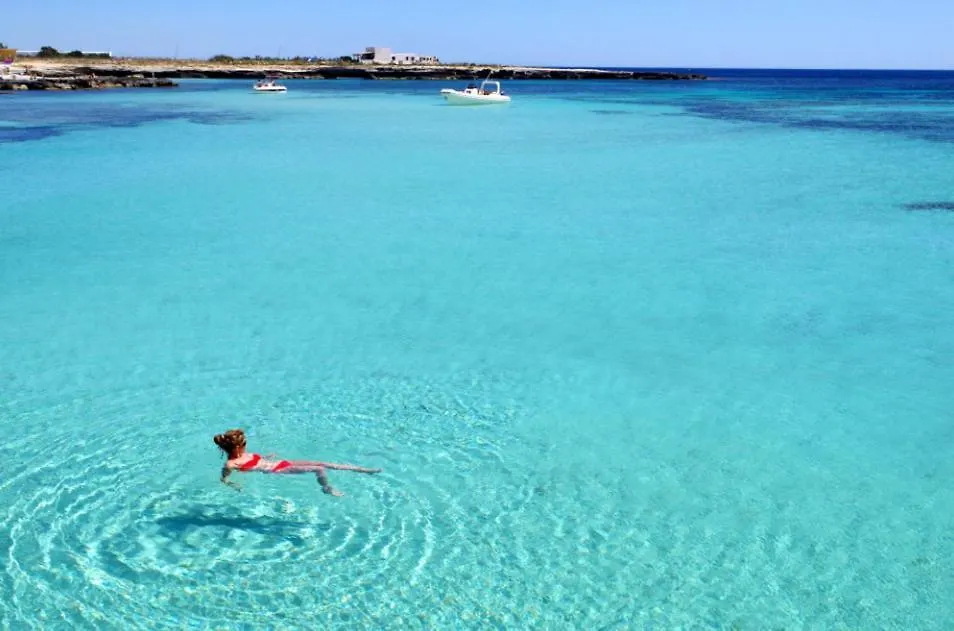 **** Apartmanhotel Resort Cala La Luna Favignana Olaszország