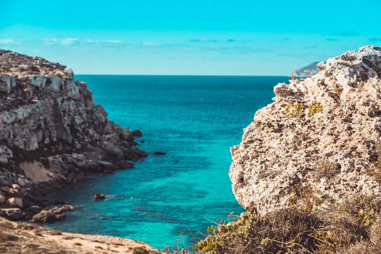 Resort Cala La Luna Favignana 4*,  Olaszország