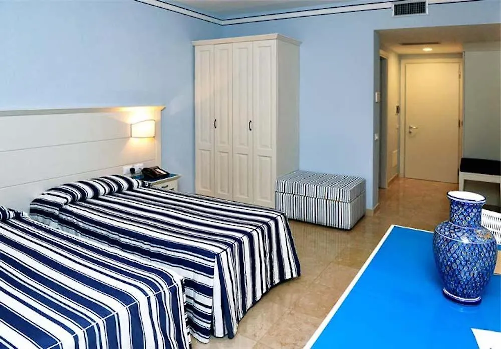 فافينانا Resort Cala La Luna إيطاليا