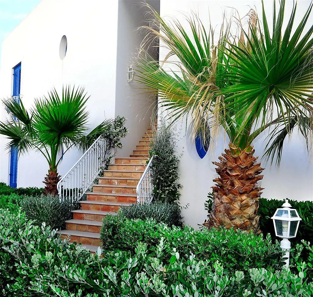 فافينانا Resort Cala La Luna إيطاليا